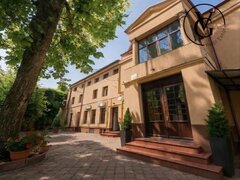 Armeneasca, cladire cu 9 unitati de cazare