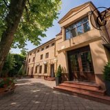 Armeneasca, cladire cu 9 unitati de cazare